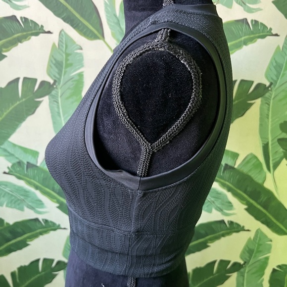 Sage Collective Black sleeveless cropped tank athletic top Size M - Picture 2 of 5